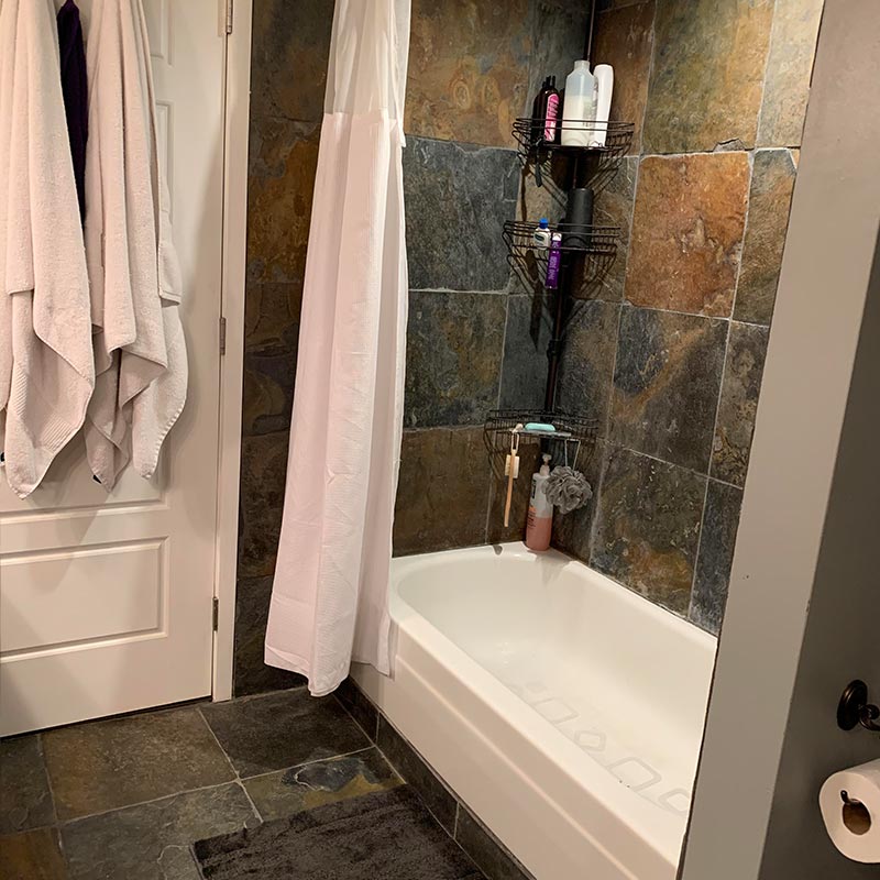 Bathroom with tub before remodel